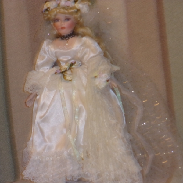 pawn shops that buy porcelain dolls near me